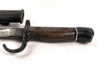 Großbritannien, Seitengewehr 1911 Pattern Enfield P07 Hooked Quillon Bayonet  seltene Scheide des 1.Modells, Hersteller Sanderson, Scheidenblech und Griffteile nachlackiert