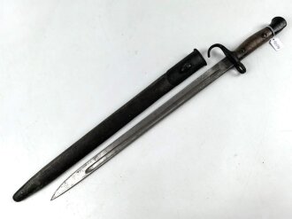 Großbritannien, Seitengewehr 1911 Pattern Enfield P07 Hooked Quillon Bayonet  seltene Scheide des 1.Modells, Hersteller Sanderson, Scheidenblech und Griffteile nachlackiert
