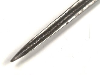 Österreich, Tüllenbajonett, wohl vor 1800, 3-kantklinge mit tiefer Blutrinne , Doppelkopfadler auf Fehlschärfe, lGesamtlänge 55 cm,  Durchmesser Tülle 22 mm verjüngt sich auf 20,5 mm