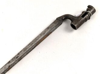 Großbritannien, Tüllenbajonett Modell 1876 vermutlich für Martini Henry  Gesamtlänge 62,5 cm, 3-Kantklinge, Tüllendurchmesser 16mm, Sperring fehlt