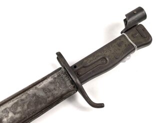 Kaiserreich, 1.Weltkrieg, Aushilfsseitengewehr Typ EB47 ( nach Carter ) mit geprägtem  Ganzstahlgriff , Originallackreste, Klinge mit Hohlkehle,  fag Scheide mit Truppenbezeichnung, Schraube ergänzt,