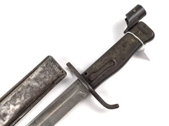 Kaiserreich, 1.Weltkrieg, Aushilfsseitengewehr Typ EB47 ( nach Carter ) mit geprägtem  Ganzstahlgriff , Originallackreste, Klinge mit Hohlkehle,  fag Scheide mit Truppenbezeichnung, Schraube ergänzt,