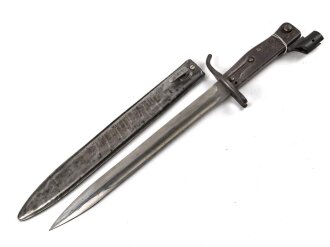 Kaiserreich, 1.Weltkrieg, Aushilfsseitengewehr Typ EB47 ( nach Carter ) mit geprägtem  Ganzstahlgriff , Originallackreste, Klinge mit Hohlkehle,  fag Scheide mit Truppenbezeichnung, Schraube ergänzt,