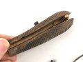 Kaiserreich, freie Ersatzteile für Reichsrevolver Modell 1883 , Offiziersmodell mit gewaffelten Griffschalen , dazu einige nicht näher definierbare Teile