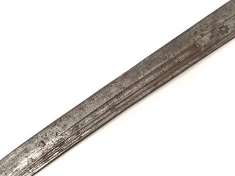 Russland, Kaukasus 19.Jahrhundert, Horngriffschalen  mit Beschlägen aus verschiedenen arabischen und einer spanischen Münze,  Klinge scharf mit 3 Hohlbahnen und Rosettenmarke, oberflächlicher Rost, Gesamtlänge 77,5 cm,