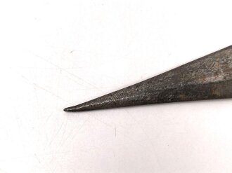 Russland, Kaukasus 19.Jahrhundert, Horngriffschalen  mit Beschlägen aus verschiedenen arabischen und einer spanischen Münze,  Klinge scharf mit 3 Hohlbahnen und Rosettenmarke, oberflächlicher Rost, Gesamtlänge 77,5 cm,