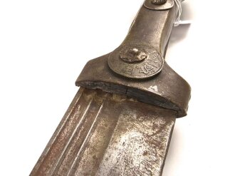 Russland, Kaukasus 19.Jahrhundert, Horngriffschalen  mit Beschlägen aus verschiedenen arabischen und einer spanischen Münze,  Klinge scharf mit 3 Hohlbahnen und Rosettenmarke, oberflächlicher Rost, Gesamtlänge 77,5 cm,
