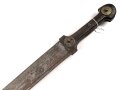 Russland, Kaukasus 19.Jahrhundert, Horngriffschalen  mit Beschlägen aus verschiedenen arabischen und einer spanischen Münze,  Klinge scharf mit 3 Hohlbahnen und Rosettenmarke, oberflächlicher Rost, Gesamtlänge 77,5 cm,