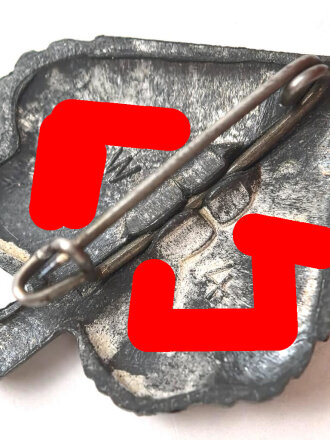 Winterhilfswerk Reichsstrassensammlung, Tag der Wehrmacht, Schwert vor Hakenkreuz mit halbem Eichenlaubkranz