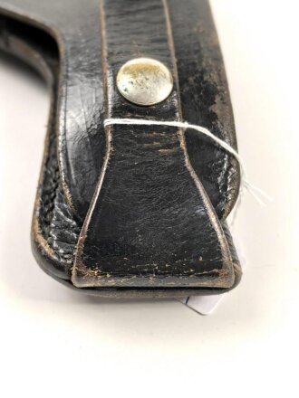 Pistolentasche schwarzes Leder, Alter und Herkunft unbekannt