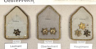 Österreich, Sammlung Rangabzeichen für das Hemd, auf Karton getackert