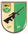 Österreich, Truppenkörperabzeichen "Jägerbataillon 39", Maße 45 x 55mm, ohne Nadel, rückseitige Klebereste