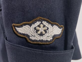 Luftwaffe, Viertaschenrock für einen Oberfeldwebel fliegertechnisches Personal. Alle Effekten Originalvernäht.