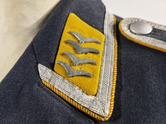 Luftwaffe, Viertaschenrock für einen Oberfeldwebel fliegertechnisches Personal. Alle Effekten Originalvernäht.