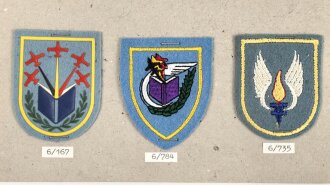 Belgien, Sammlung Ärmelabzeichen Luftwaffe, auf Karton getackert