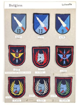 Belgien, Sammlung Ärmelabzeichen Luftwaffe, auf Karton getackert