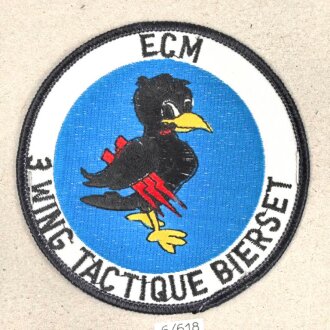 Belgien, Sammlung Ärmelabzeichen Luftwaffe, auf Karton getackert