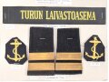 Finnland, Sammlung Rangabzeichen und Ärmelabzeichen der Marine, auf Karton getackert