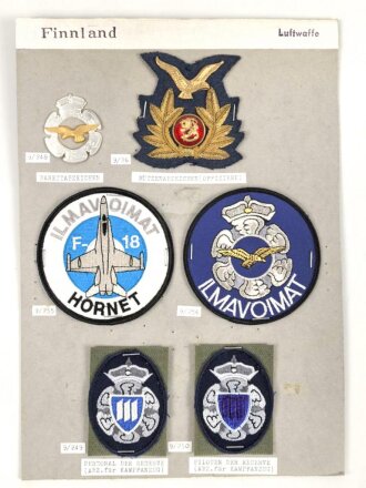 Finnland, Sammlung Abzeichen und Ärmelabzeichen der...