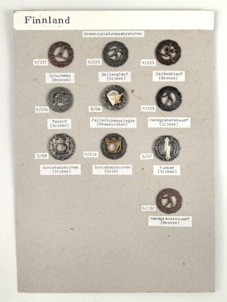 Finnland, Sammlung Armee- Leistungsabzeichen, auf Karton