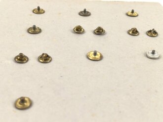 Finnland, Sammlung Armee- Leistungsabzeichen, auf Karton