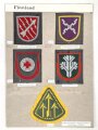Finnland, Sammlung Ärmelabzeichen, auf Karton getackert