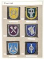 Finnland, Sammlung Ärmelabzeichen, auf Karton getackert