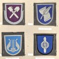 Finnland, Sammlung Ärmelabzeichen, auf Karton getackert