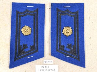 Finnland, Sammlung Rangabzeichen der Luftwaffe, auf Karton getackert