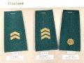 Finnland, Sammlung Rangabzeichen für das Hemd, auf Karton getackert