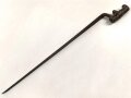 Bayern, Tüllenbajonett Podewils, Dreikantklinge Modell 1858 für Gewehr Podewils , Linder Braunmühl  , ungereinigt, Länge 60,5 cm, Tülleninnendurchmesser ca 20mm,