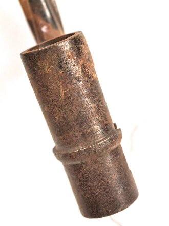 Frankreich, Tüllenbajonett Modell 1866/74 modifiziert für Carabine de gendarmerie a cheval, Sperring fehlt,  Länge 57,5 cm, Tüllenlänge 6 cm , ungereinigt