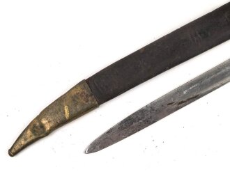 Bayern, Seitengewehr für Werder Gewehr Modell 1869, erleichtertes Modell, Scheidenbleche beschädigt, Naht des Scheidenleder offen, Leder weich, diverse Markierungen auf den Metallteilen, Herstellersteller W&ST (?), schlecht lesbar