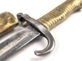 Bayern, Seitengewehr für Werder Gewehr Modell 1869, erleichtertes Modell, Scheidenbleche beschädigt, Naht des Scheidenleder offen, Leder weich, diverse Markierungen auf den Metallteilen, Herstellersteller W&ST (?), schlecht lesbar