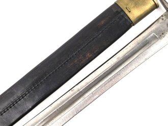 Württemberg, Pionierfaschinenmesser Modell 1871, mit Klinge älterer Ausführung, Hersteller FA Hermes Solingen, Klingenlänge 44,8 cm, Gesamtlänge mit Scheide 58 cm, Truppenstempel, Abnahmestempel 97 W, die Scheidenbeschläge gereinigt