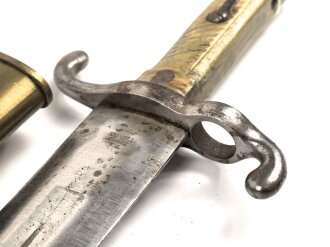 Württemberg, Pionierfaschinenmesser Modell 1871, mit Klinge älterer Ausführung, Hersteller FA Hermes Solingen, Klingenlänge 44,8 cm, Gesamtlänge mit Scheide 58 cm, Truppenstempel, Abnahmestempel 97 W, die Scheidenbeschläge gereinigt