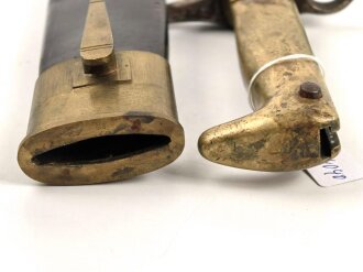 Württemberg, Pionierfaschinenmesser Modell 1871, mit Klinge älterer Ausführung, Hersteller FA Hermes Solingen, Klingenlänge 44,8 cm, Gesamtlänge mit Scheide 58 cm, Truppenstempel, Abnahmestempel 97 W, die Scheidenbeschläge gereinigt