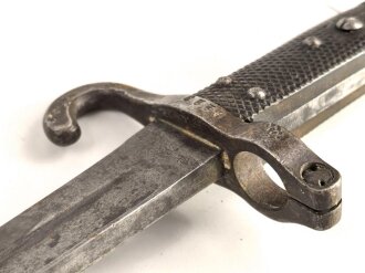 Österreich, Jatagan Seitengewehr Werndl Modell 1870, zum Infanterie- und Jägergewehr M1867/77.ohne Scheide, mit Abnahmemarke in Form des Doppeladlers, Herstellermarken auf der Klinge  und weitere Marken auf der Parierstange