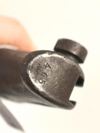 Österreich, Jatagan Seitengewehr Werndl Modell 1870, zum Infanterie- und Jägergewehr M1867/77.ohne Scheide, mit Abnahmemarke in Form des Doppeladlers, Herstellermarken auf der Klinge  und weitere Marken auf der Parierstange