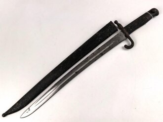 Österreich, Jatagan Seitengewehr Werndl Modell 1867, zum Infanterie- und Jägergewehr M1867/77., mit Abnahmemarke in Form des Doppeladlers, Herstellermarken auf der Klinge  und weitere Marken auf der Parierstange, ungereinigt,