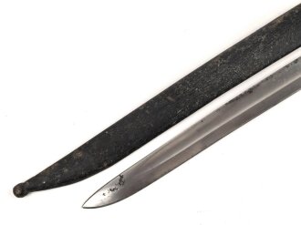 Österreich, Jatagan Seitengewehr Werndl Modell 1867, zum Infanterie- und Jägergewehr M1867/77., mit Abnahmemarke in Form des Doppeladlers, Herstellermarken auf der Klinge  und weitere Marken auf der Parierstange, ungereinigt,