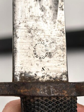 Österreich, Jatagan Seitengewehr Werndl Modell 1867, zum Infanterie- und Jägergewehr M1867/77., mit Abnahmemarke in Form des Doppeladlers, Herstellermarken auf der Klinge  und weitere Marken auf der Parierstange, ungereinigt,