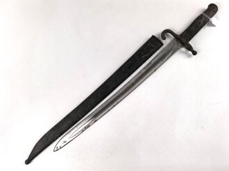 Österreich, Jatagan Seitengewehr Werndl Modell 1867, zum Infanterie- und Jägergewehr M1867/77., mit Abnahmemarke in Form des Doppeladlers, Herstellermarken auf der Klinge  und weitere Marken auf der Parierstange, ungereinigt,