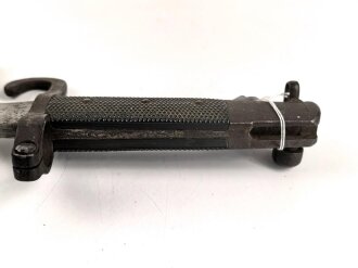 Österreich, Jatagan Seitengewehr Werndl Modell 1873, zum Infanterie- und Jägergewehr M1867/77., mit Abnahmemarke in Form des Doppeladlers, Herstellermarken auf der Klinge  und weitere Marken auf der Parierstange, ungereinigt,