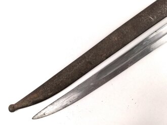 Österreich, Jatagan Seitengewehr Werndl Modell 1873, zum Infanterie- und Jägergewehr M1867/77., mit Abnahmemarke in Form des Doppeladlers, Herstellermarken auf der Klinge  und weitere Marken auf der Parierstange, ungereinigt,
