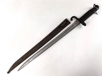 Österreich, Jatagan Seitengewehr Werndl Modell 1873, zum Infanterie- und Jägergewehr M1867/77., mit Abnahmemarke in Form des Doppeladlers, Herstellermarken auf der Klinge  und weitere Marken auf der Parierstange, ungereinigt,