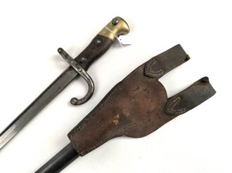 Frankreich, Seitengewehr Gras Modell 1874, sogenanntes Epee Bajonett, mit Koppelschuh, nummerngleich, Fertigung Saint Etienne 1877, zugehöriger Koppelschuh, dieser leicht defekt