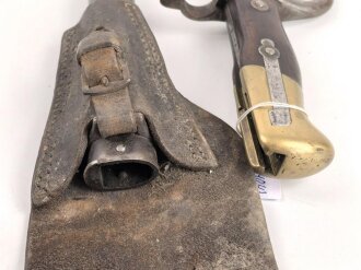 Frankreich, Seitengewehr Gras Modell 1874, sogenanntes Epee Bajonett, mit Koppelschuh, nummerngleich, Fertigung Saint Etienne 1877, zugehöriger Koppelschuh, dieser leicht defekt