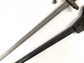 Frankreich, Seitengewehr Gras Modell 1874, sogenanntes Epee Bajonett, mit Koppelschuh, nummerngleich, Fertigung Saint Etienne 1877, zugehöriger Koppelschuh, dieser leicht defekt