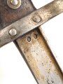 Frankreich, Seitengewehr Gras Modell 1874, sogenanntes Epee Bajonett, mit Koppelschuh, nummerngleich, Fertigung Saint Etienne 1877, zugehöriger Koppelschuh, dieser leicht defekt